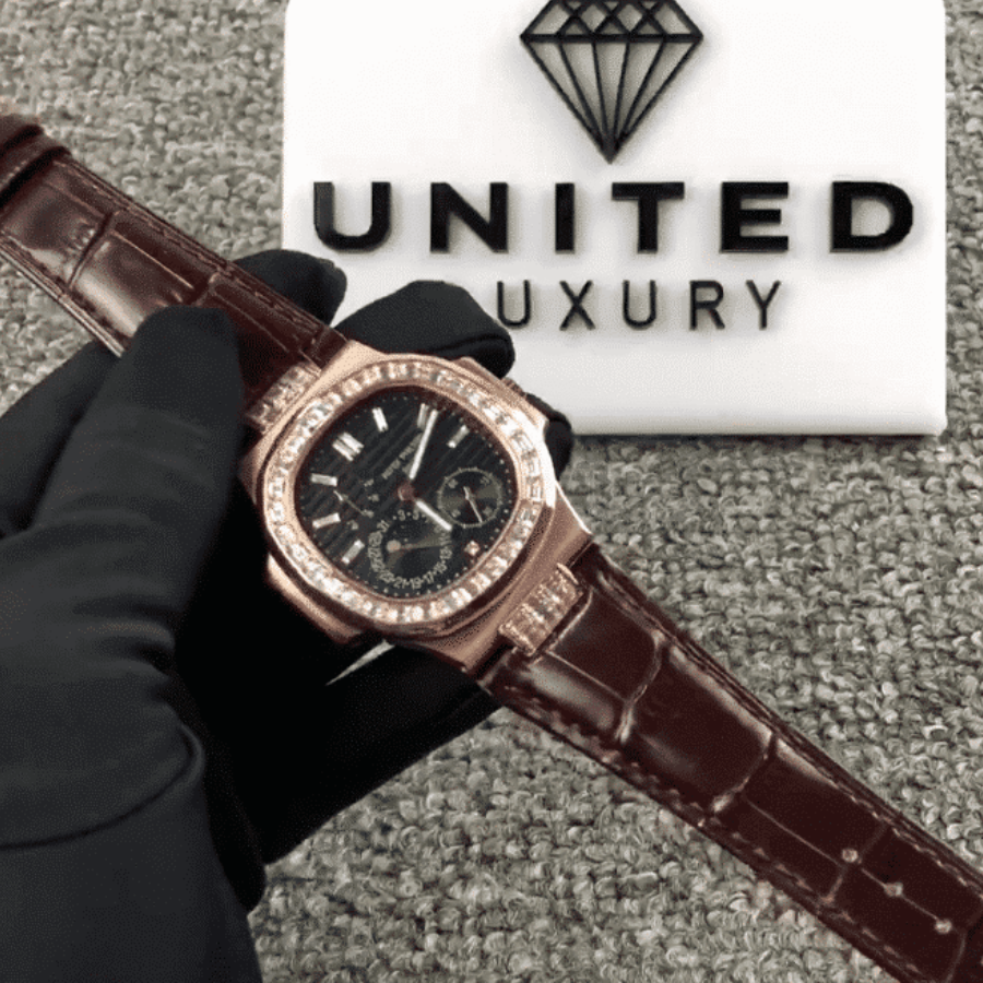 Patek Philippe Nautilus 5724 “Baguette Diamonds” 1:1 Clone Edition FashionForward 1039